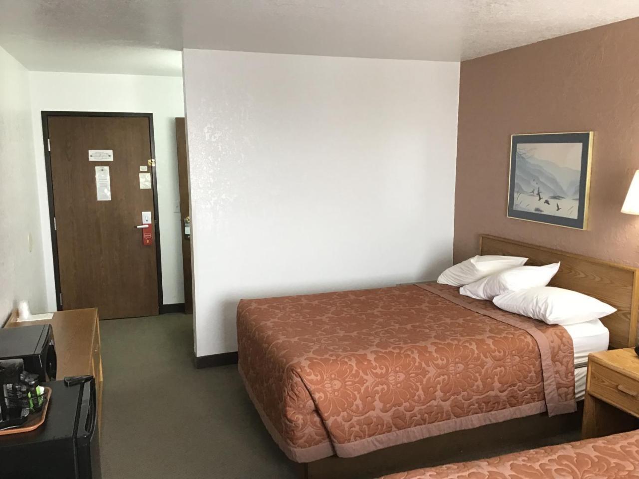 Motel Super 8 By Wyndham Cut Bank Exterior foto