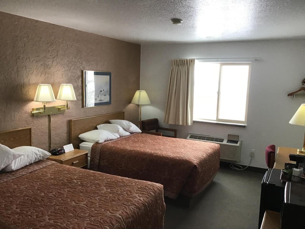 Motel Super 8 By Wyndham Cut Bank Exterior foto