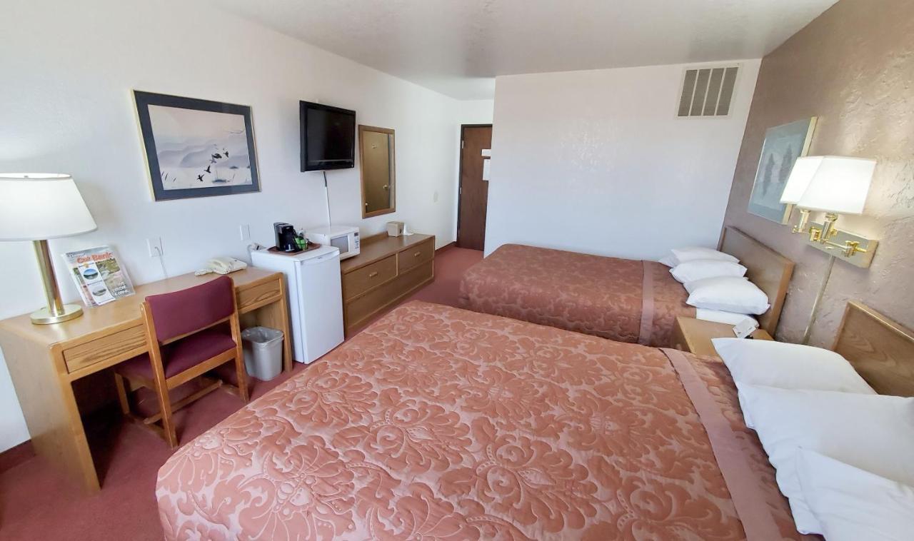 Motel Super 8 By Wyndham Cut Bank Exterior foto